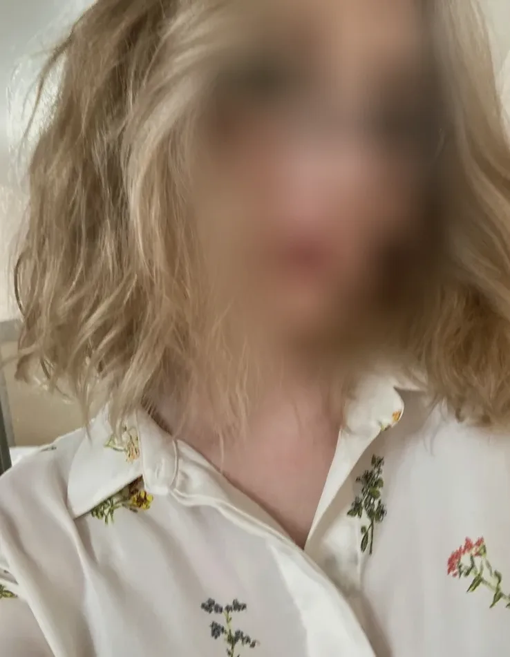 Esmee, 33