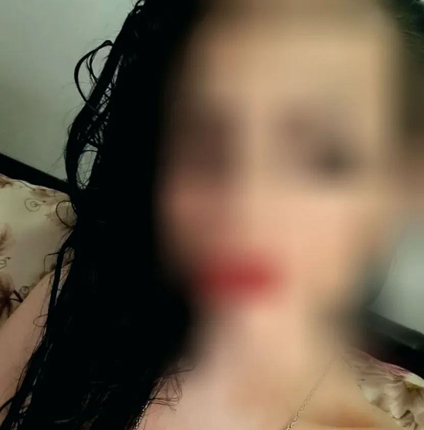 Manon, 33